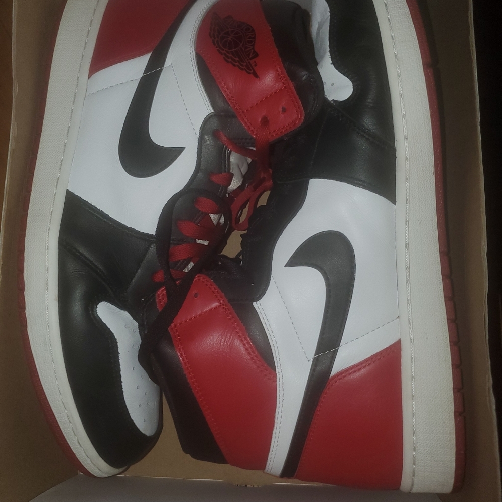 Jordan 1 black toe